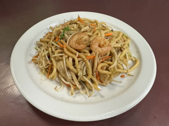 Vermicelli noodle bowl with grilled chicken at Minh's Garden Saskatoon